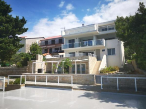 Beachfront Apartments - Villa Vita